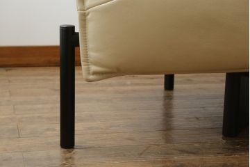 中古　本革(レザー)　Cassina(カッシーナ)　VERANDA(ヴェランダ) 　125VERANDA3　高級感溢れるデザインと機能性が素敵な3Pソファ(三人掛け、ハイバックチェア)(定価約150万円)(R-071358)