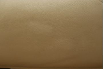 中古　本革(レザー)　Cassina(カッシーナ)　VERANDA(ヴェランダ) 　125VERANDA3　高級感溢れるデザインと機能性が素敵な3Pソファ(三人掛け、ハイバックチェア)(定価約150万円)(R-071358)