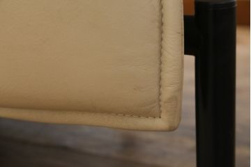 中古　本革(レザー)　Cassina(カッシーナ)　VERANDA(ヴェランダ) 　125VERANDA3　高級感溢れるデザインと機能性が素敵な3Pソファ(三人掛け、ハイバックチェア)(定価約150万円)(R-071358)