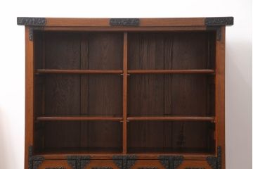 中古　美品　ニレ材　上質な和の空間を演出する水屋箪笥サイドボード(食器棚、収納棚、戸棚、茶箪笥、サイドキャビネット)(定価約30万円)(R-071360)