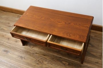 中古　美品!!　国産　欅(ケヤキ)材　丸みを帯びたデザインと透かし彫りが目を惹く文机(座机、ローテーブル、デスク、在宅ワーク、在宅用)(R-071371)