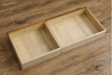 中古　美品!!　国産　欅(ケヤキ)材　丸みを帯びたデザインと透かし彫りが目を惹く文机(座机、ローテーブル、デスク、在宅ワーク、在宅用)(R-071371)