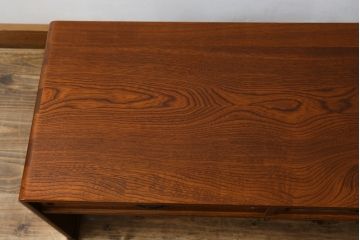 中古　美品!!　国産　欅(ケヤキ)材　丸みを帯びたデザインと透かし彫りが目を惹く文机(座机、ローテーブル、デスク、在宅ワーク、在宅用)(R-071371)