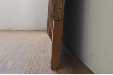 アンティーク建具　和の雰囲気を高めるマス目格子扉1枚(きつね格子、狐格子、升目格子戸、板戸、ドア)(R-071377)