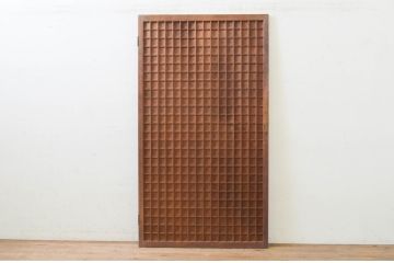 アンティーク建具　和の雰囲気を高めるマス目格子扉1枚(きつね格子、狐格子、升目格子戸、板戸、ドア)(R-071378)