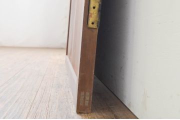 アンティーク建具　和の雰囲気を高めるマス目格子扉1枚(きつね格子、狐格子、升目格子戸、板戸、ドア)(R-071378)