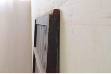 アンティーク建具　落ち着いた和の空間を演出する横桟入り格子戸1枚(舞良戸、引き戸、帯戸、板戸)(R-071381)