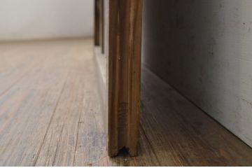 アンティーク建具　木の温かな色合いが魅力の雨戸1枚(板戸、引き戸)(R-071384)