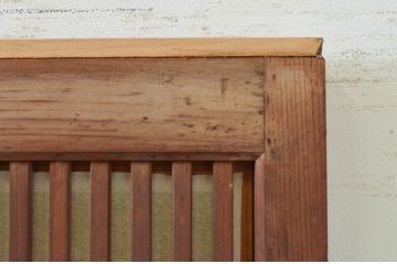 アンティーク建具　腰板欅(ケヤキ)材　どこか懐かしい雰囲気を醸し出す裏障子付き幅狭格子戸2枚セット(引き戸、障子戸)(R-071390)