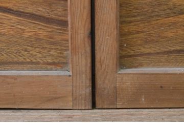 アンティーク建具　腰板欅(ケヤキ)材　どこか懐かしい雰囲気を醸し出す裏障子付き幅狭格子戸2枚セット(引き戸、障子戸)(R-071390)