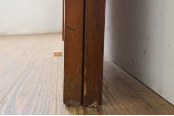 アンティーク建具　腰板欅(ケヤキ)材　どこか懐かしい雰囲気を醸し出す裏障子付き幅狭格子戸2枚セット(引き戸、障子戸)(R-071390)