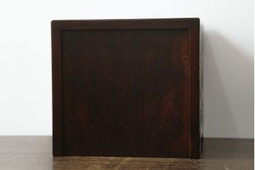 中古　美品　日光彫り　大胆にあしらわれた花の意匠が魅力的な小引き出し(小物収納、卓上収納)(R-071399)