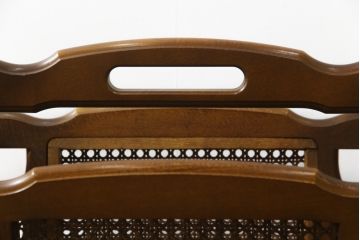 中古　カリモク家具(karimoku)　シックな色合いが魅力的なマガジンラック(本立て、収納)(R-071401)