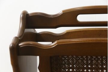 中古　カリモク家具(karimoku)　シックな色合いが魅力的なマガジンラック(本立て、収納)(R-071401)