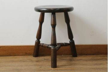 和製ビンテージ　松本民芸家具　丸みを帯びたフォルムが可愛らしい三脚スツール(板座チェア、椅子、イス、花台、ヴィンテージ)(R-071402)