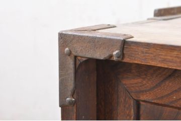 和製アンティーク　特注　上手物!!　前面欅(ケヤキ)材　内部桐材　立派なぶ厚い金具の東北衣装箪笥ローボード(テレビ台、テレビボード、収納箪笥、和タンス、時代箪笥、引き出し、戸棚、収納棚)(R-071404)