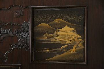 中古　超美品!!　最高級　伝統工芸品　大阪唐木指物　好斉作　蒔絵入り　漆塗り　中澤唐木　紫檀(シタン)材　和の空間を引き立てる輪島塗りの衝立て(仕切り、パーテーション、つい立て、衝い立て)(定価約200万円)(R-071411)