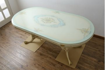  中古　イタリア高級家具　Mario Colciago&Figli(マリオ・コルチャゴ)　ロココ調　随所に施された装飾が豪華なダイニングテーブル(4人掛け、6人掛け、食卓)(定価約170万円)(R-071414)