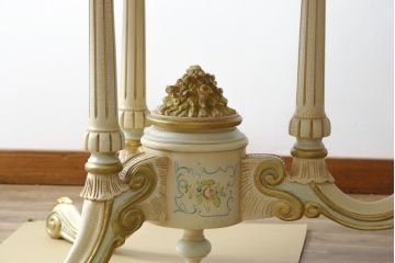  中古　イタリア高級家具　Mario Colciago&Figli(マリオ・コルチャゴ)　ロココ調　随所に施された装飾が豪華なダイニングテーブル(4人掛け、6人掛け、食卓)(定価約170万円)(R-071414)