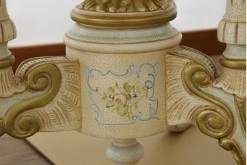  中古　イタリア高級家具　Mario Colciago&Figli(マリオ・コルチャゴ)　ロココ調　随所に施された装飾が豪華なダイニングテーブル(4人掛け、6人掛け、食卓)(定価約170万円)(R-071414)