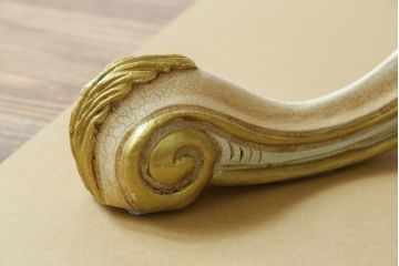  中古　イタリア高級家具　Mario Colciago&Figli(マリオ・コルチャゴ)　ロココ調　随所に施された装飾が豪華なダイニングテーブル(4人掛け、6人掛け、食卓)(定価約170万円)(R-071414)