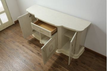 中古　美品!!　イタリア家具　Saltarelli Mobili(サルタレッリモビリ)社　上品で優雅な雰囲気を演出するサイドボード(サイドキャビネット、収納棚、戸棚)(定価約24万円)(R-071415)