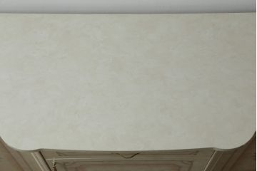 中古　美品!!　イタリア家具　Saltarelli Mobili(サルタレッリモビリ)社　上品で優雅な雰囲気を演出するサイドボード(サイドキャビネット、収納棚、戸棚)(定価約24万円)(R-071415)