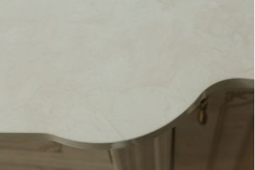 中古　美品!!　イタリア家具　Saltarelli Mobili(サルタレッリモビリ)社　上品で優雅な雰囲気を演出するサイドボード(サイドキャビネット、収納棚、戸棚)(定価約24万円)(R-071415)