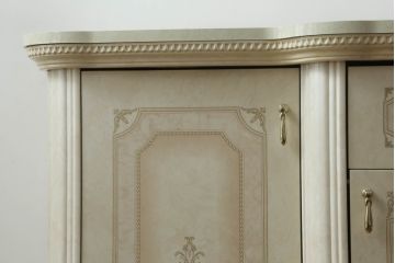中古　美品!!　イタリア家具　Saltarelli Mobili(サルタレッリモビリ)社　上品で優雅な雰囲気を演出するサイドボード(サイドキャビネット、収納棚、戸棚)(定価約24万円)(R-071415)