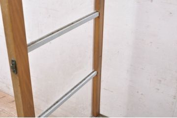 和製アンティーク　脚付き　どこか懐かしい雰囲気を醸し出す小振りの縦型Gケース(パンケース、ガラスケース、ショーケース、ディスプレイケース、コレクションケース、キャビネット、飾り棚、陳列棚、店舗什器)(R-071416)