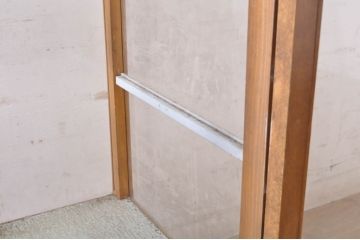 和製アンティーク　脚付き　どこか懐かしい雰囲気を醸し出す小振りの縦型Gケース(パンケース、ガラスケース、ショーケース、ディスプレイケース、コレクションケース、キャビネット、飾り棚、陳列棚、店舗什器)(R-071416)