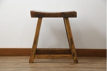 中古　アンティーク調　木の質感をそのまま味わえる民芸スツール(板座チェア、椅子、イス)(R-071417)