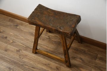 中古　アンティーク調　木の質感をそのまま味わえる民芸スツール(板座チェア、椅子、イス)(R-071417)