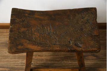 中古　アンティーク調　木の質感をそのまま味わえる民芸スツール(板座チェア、椅子、イス)(R-071417)