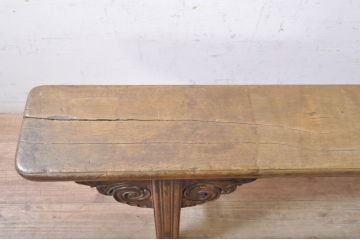 アジアンアンティーク　李朝民芸　李朝家具　使い込まれた風合いが魅力的な彫刻入りベンチ(長椅子、板座チェア、飾り台、花台)(R-071418)