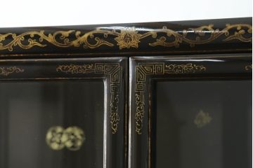 アジアンビンテージ!!　オリエンタルデザイン　中国美術　金彩　花鳥風月　異国情緒溢れるデザインが目を引くキャビネット(李朝家具、飾り棚、収納棚、戸棚、ヴィンテージ)(R-071444)