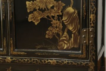 アジアンビンテージ!!　オリエンタルデザイン　中国美術　金彩　花鳥風月　異国情緒溢れるデザインが目を引くキャビネット(李朝家具、飾り棚、収納棚、戸棚、ヴィンテージ)(R-071444)