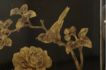 アジアンビンテージ!!　オリエンタルデザイン　中国美術　金彩　花鳥風月　異国情緒溢れるデザインが目を引くキャビネット(李朝家具、飾り棚、収納棚、戸棚、ヴィンテージ)(R-071444)