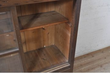 和製アンティーク　上手物!!　タモ材　格納式作業台付き　懐かしい雰囲気が魅力的な作りの良い収納棚(食器棚、戸棚、本棚、キャビネット、カップボード)(R-071445)