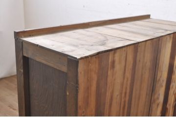 和製アンティーク　上手物!!　タモ材　懐かしい雰囲気が魅力的!格納式作業台付き収納棚(食器棚、カップボード、戸棚、サイドキャビネット、サイドボード、飾り棚、本箱、本棚)(R-071447)