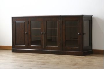 中古　美品!!　北海道民芸家具　落ち着いた深みのある色合いが美しいサイドボード(サイドキャビネット、戸棚、収納棚、リビングボード)(R-071453)