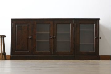 中古　美品!!　北海道民芸家具　落ち着いた深みのある色合いが美しいサイドボード(サイドキャビネット、戸棚、収納棚、リビングボード)(R-071453)