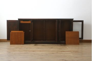 中古　美品!!　北海道民芸家具　落ち着いた深みのある色合いが美しいサイドボード(サイドキャビネット、戸棚、収納棚、リビングボード)(R-071453)