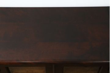 中古　美品!!　北海道民芸家具　落ち着いた深みのある色合いが美しいサイドボード(サイドキャビネット、戸棚、収納棚、リビングボード)(R-071453)