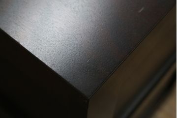 中古　美品!!　北海道民芸家具　落ち着いた深みのある色合いが美しいサイドボード(サイドキャビネット、戸棚、収納棚、リビングボード)(R-071453)