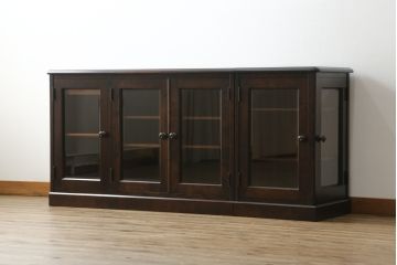 中古　美品!!　北海道民芸家具　落ち着いた深みのある色合いが美しいサイドボード(サイドキャビネット、戸棚、収納棚、リビングボード)(R-071456)