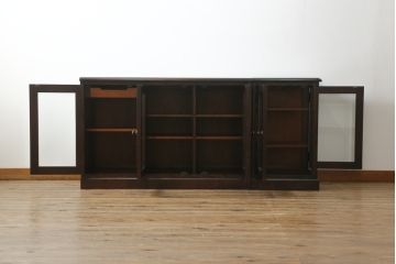 中古　美品!!　北海道民芸家具　落ち着いた深みのある色合いが美しいサイドボード(サイドキャビネット、戸棚、収納棚、リビングボード)(R-071456)