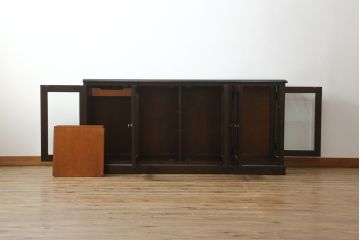 中古　美品!!　北海道民芸家具　落ち着いた深みのある色合いが美しいサイドボード(サイドキャビネット、戸棚、収納棚、リビングボード)(R-071456)