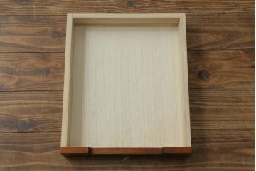 中古　美品!!　北海道民芸家具　落ち着いた深みのある色合いが美しいサイドボード(サイドキャビネット、戸棚、収納棚、リビングボード)(R-071456)