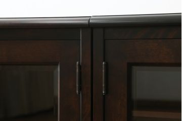 中古　美品!!　北海道民芸家具　落ち着いた深みのある色合いが美しいサイドボード(サイドキャビネット、戸棚、収納棚、リビングボード)(R-071456)